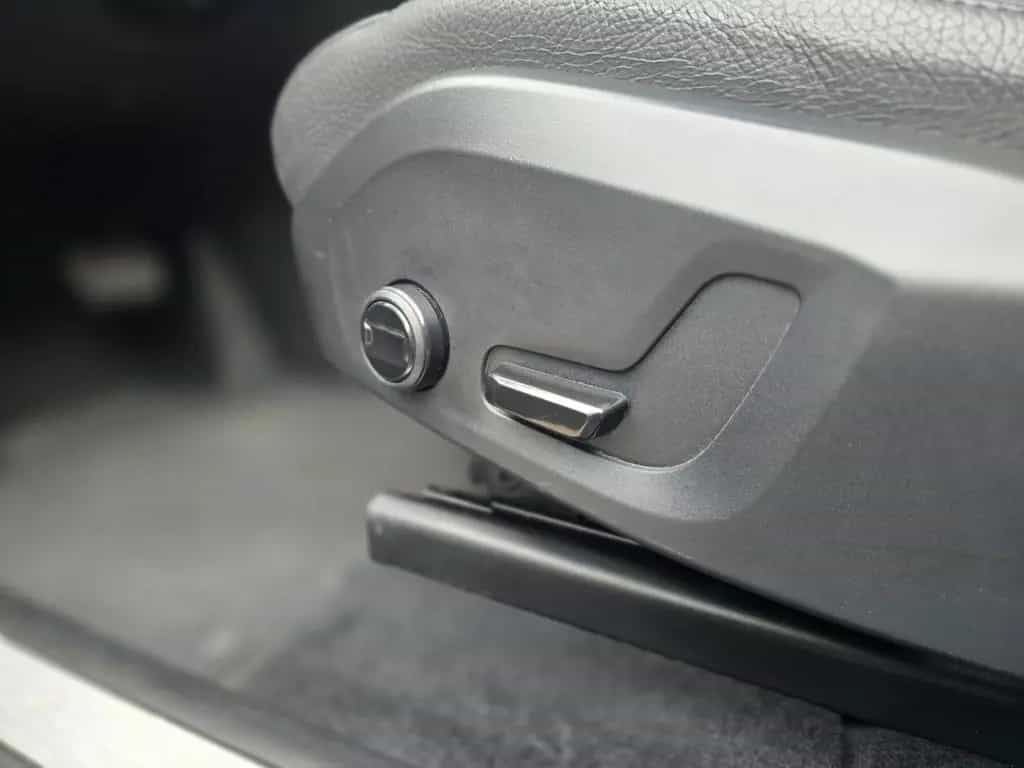 Volvo XC60 Momentum Pro 2WD,Navi,Leder,LED,Apple+Andro 04/2022-photo-25