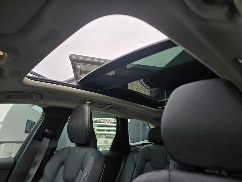 Volvo XC60 Momentum Pro 2WD,Navi,Leder,LED,Apple+Andro 04/2022-photo-27