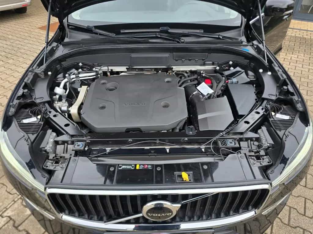 Volvo XC60 Momentum Pro 2WD,Navi,Leder,LED,Apple+Andro 04/2022-photo-28
