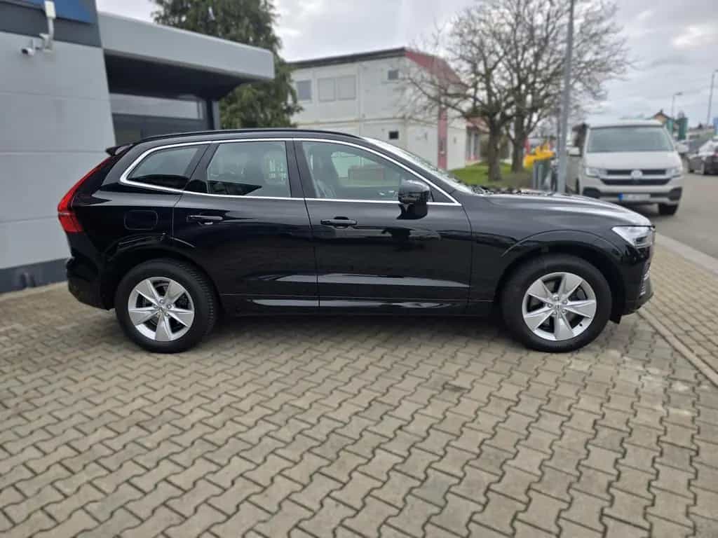Volvo XC60 Momentum Pro 2WD,Navi,Leder,LED,Apple+Andro 04/2022-photo-3