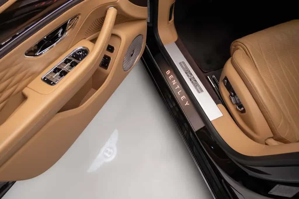 Bentley Flying Spur 6.0 W12 First Edition 05/2021-photo-15