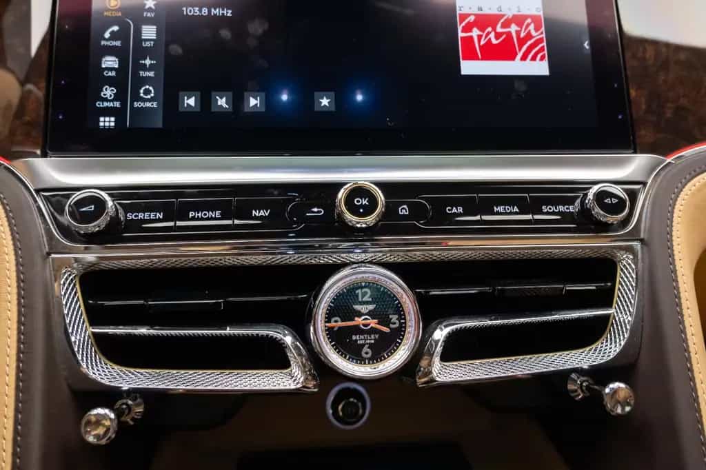 Bentley Flying Spur 6.0 W12 First Edition 05/2021-photo-18