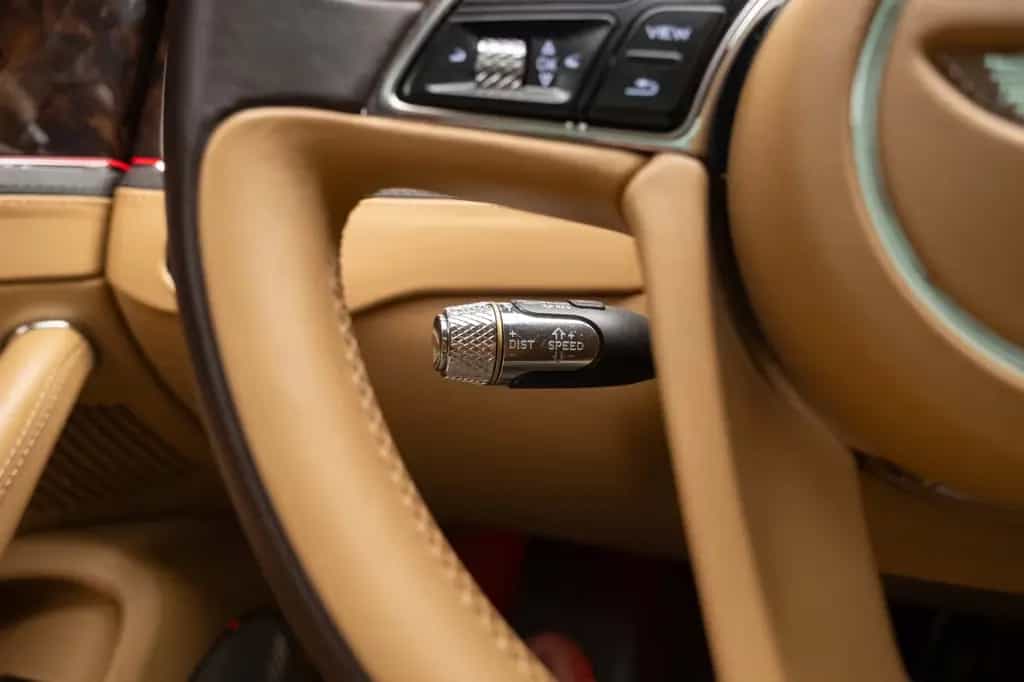 Bentley Flying Spur 6.0 W12 First Edition 05/2021-photo-22