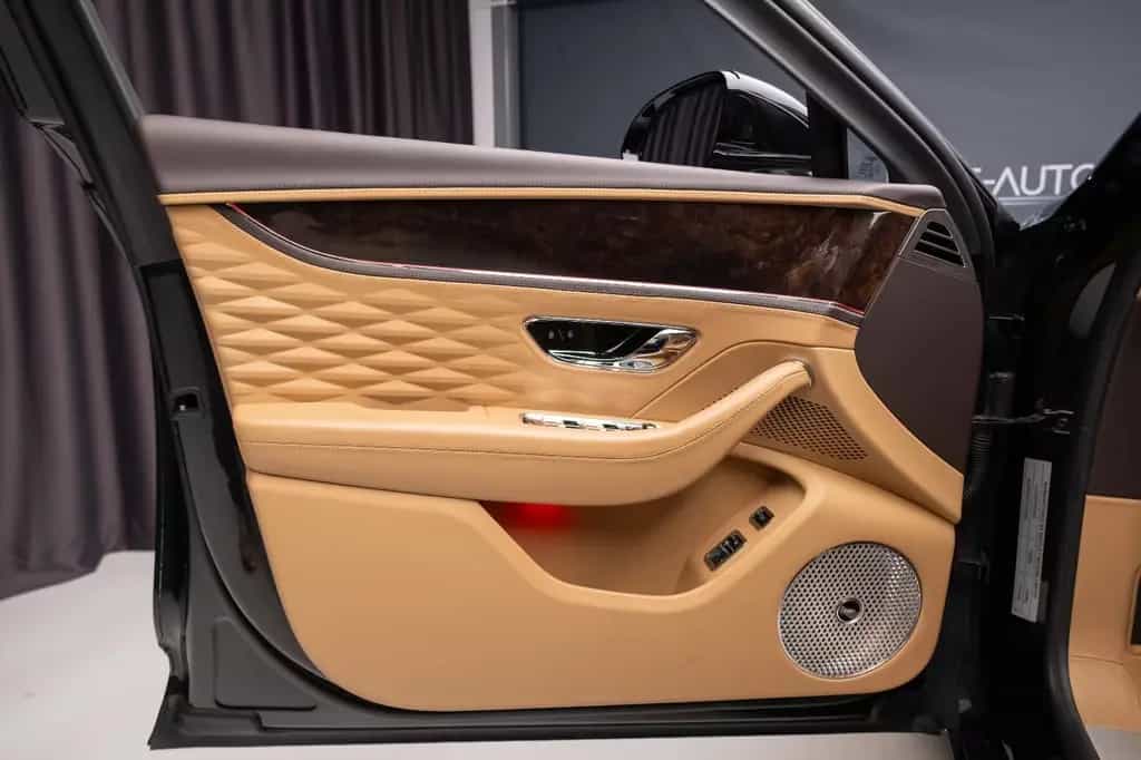 Bentley Flying Spur 6.0 W12 First Edition 05/2021-photo-25