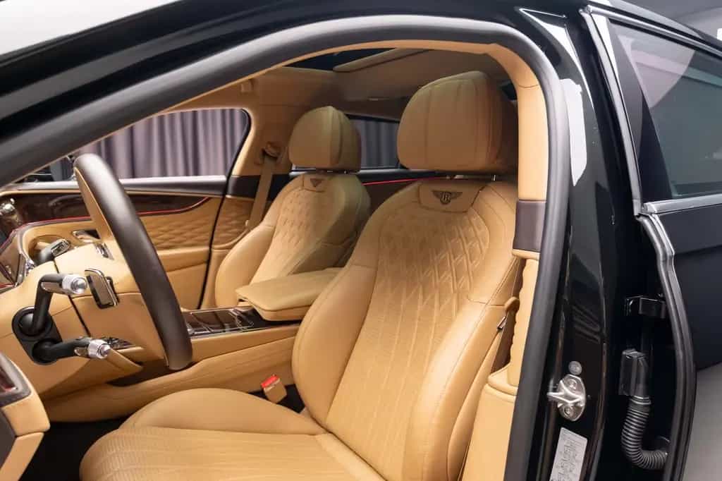 Bentley Flying Spur 6.0 W12 First Edition 05/2021-photo-29