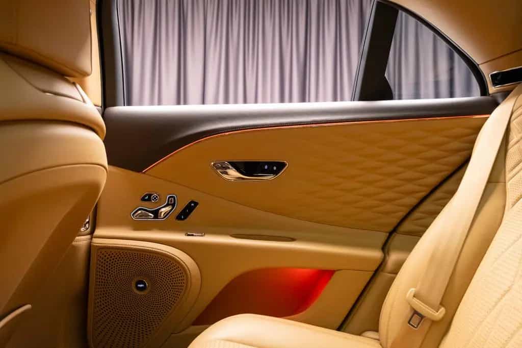 Bentley Flying Spur 6.0 W12 First Edition 05/2021-photo-38