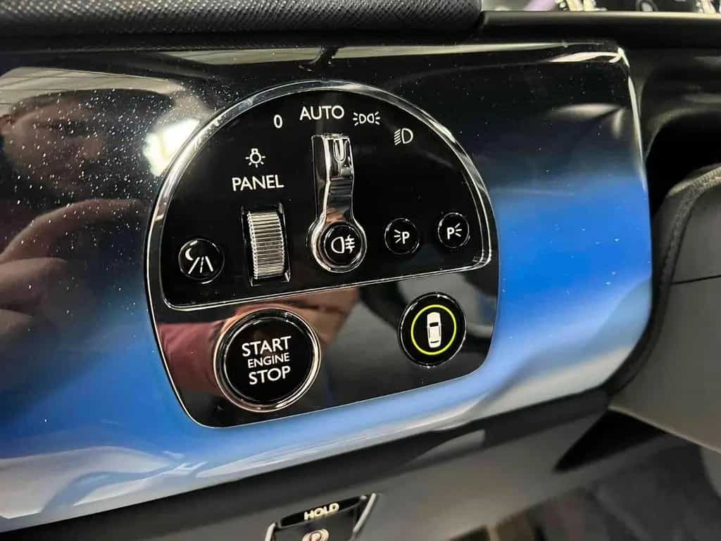 Rolls-Royce Cullinan Black Badge 05/2024-photo-11