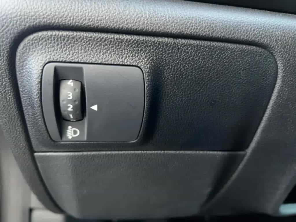Renault Megane IV 1.3 TCe 115 Life GPF 03/2020-photo-17