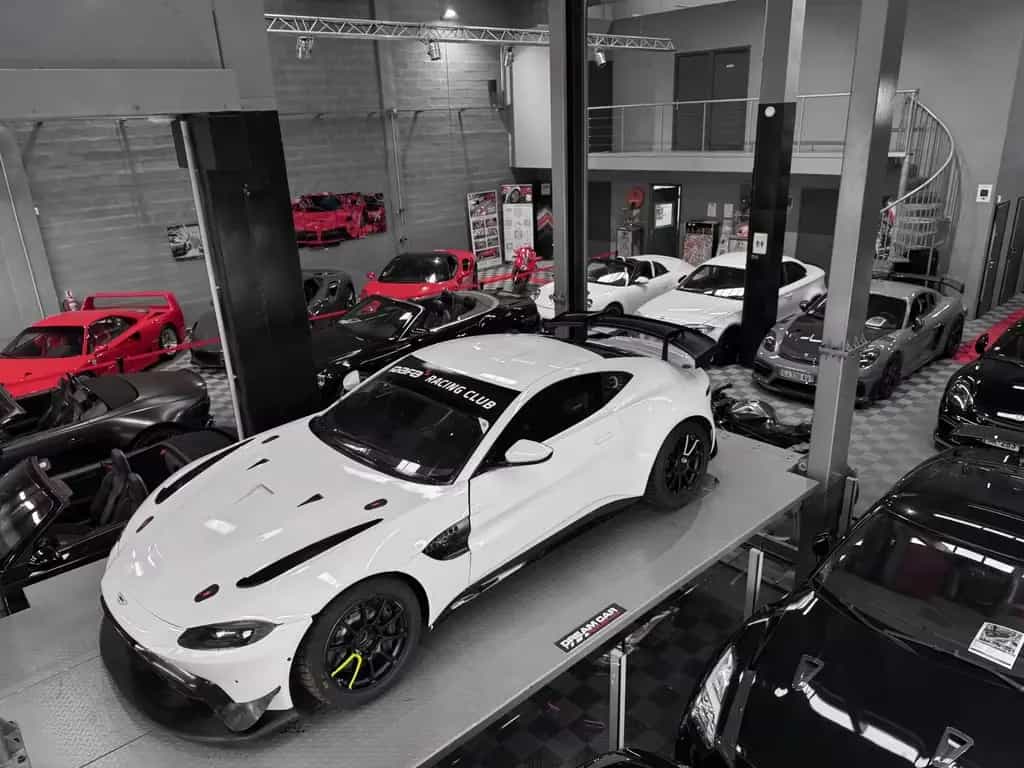 Aston Martin V8 Vantage AMR GT4 17A 01/2020-photo-0