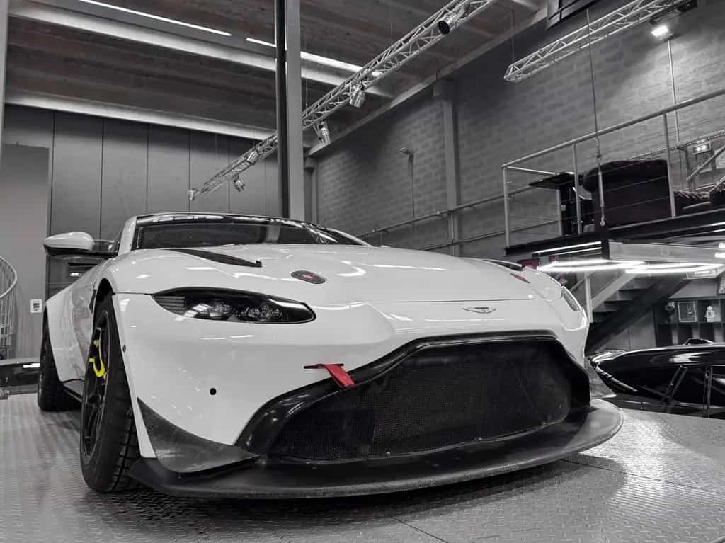 Aston Martin V8 Vantage AMR GT4 17A 01/2020-photo-19