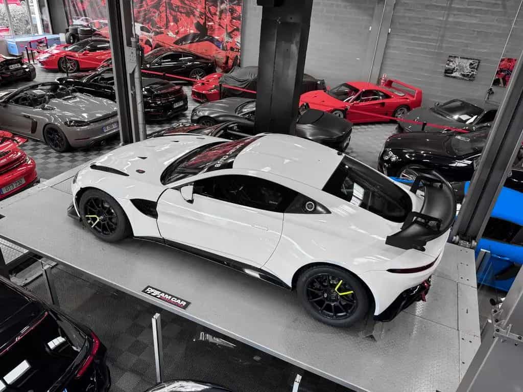 Aston Martin V8 Vantage AMR GT4 17A 01/2020-photo-2