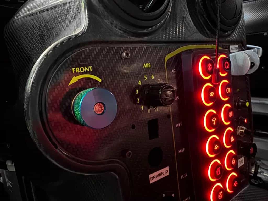 Aston Martin V8 Vantage AMR GT4 17A 01/2020-photo-32