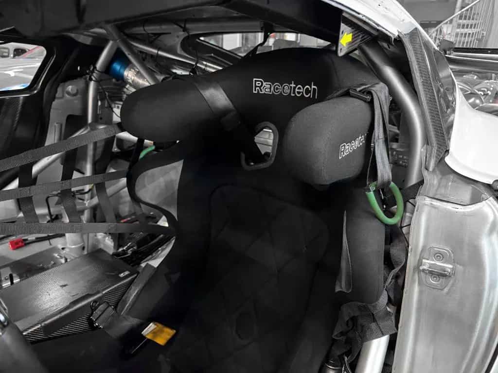Aston Martin V8 Vantage AMR GT4 17A 01/2020-photo-4