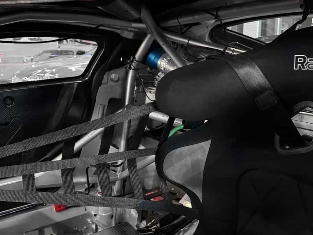 Aston Martin V8 Vantage AMR GT4 17A 01/2020-photo-5