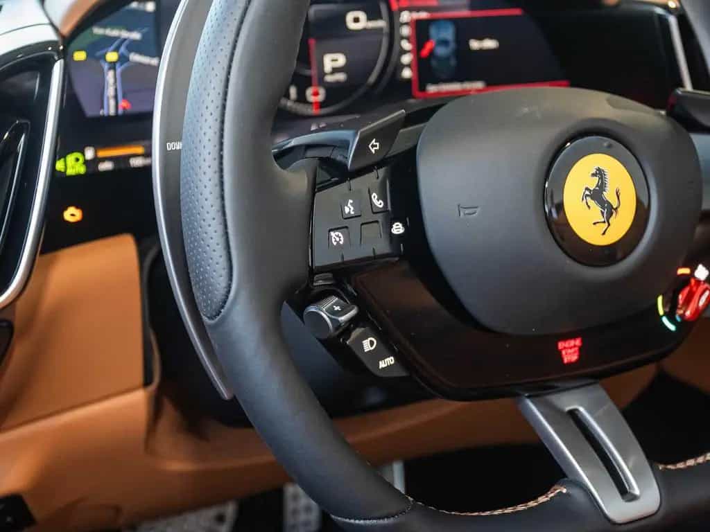 Ferrari Roma Spider Rosso Corsa/Cuoio 06/2025-photo-14