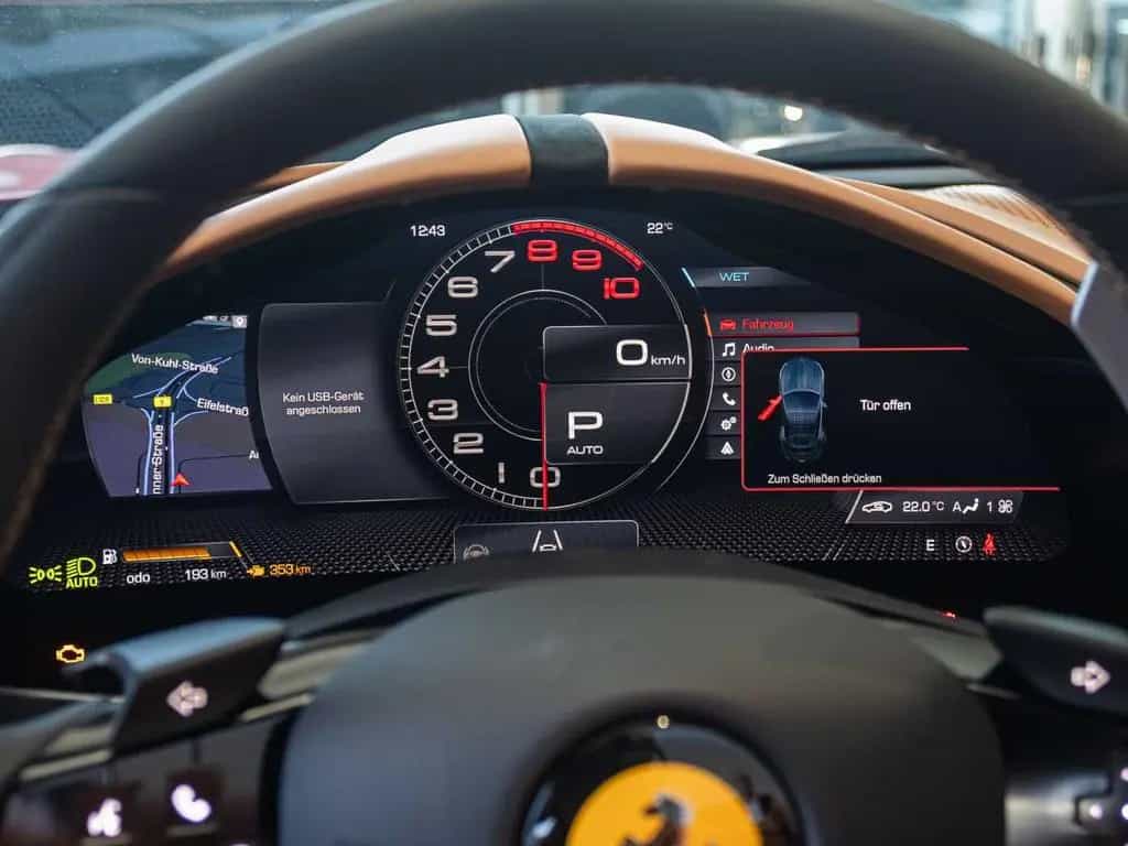 Ferrari Roma Spider Rosso Corsa/Cuoio 06/2025-photo-15