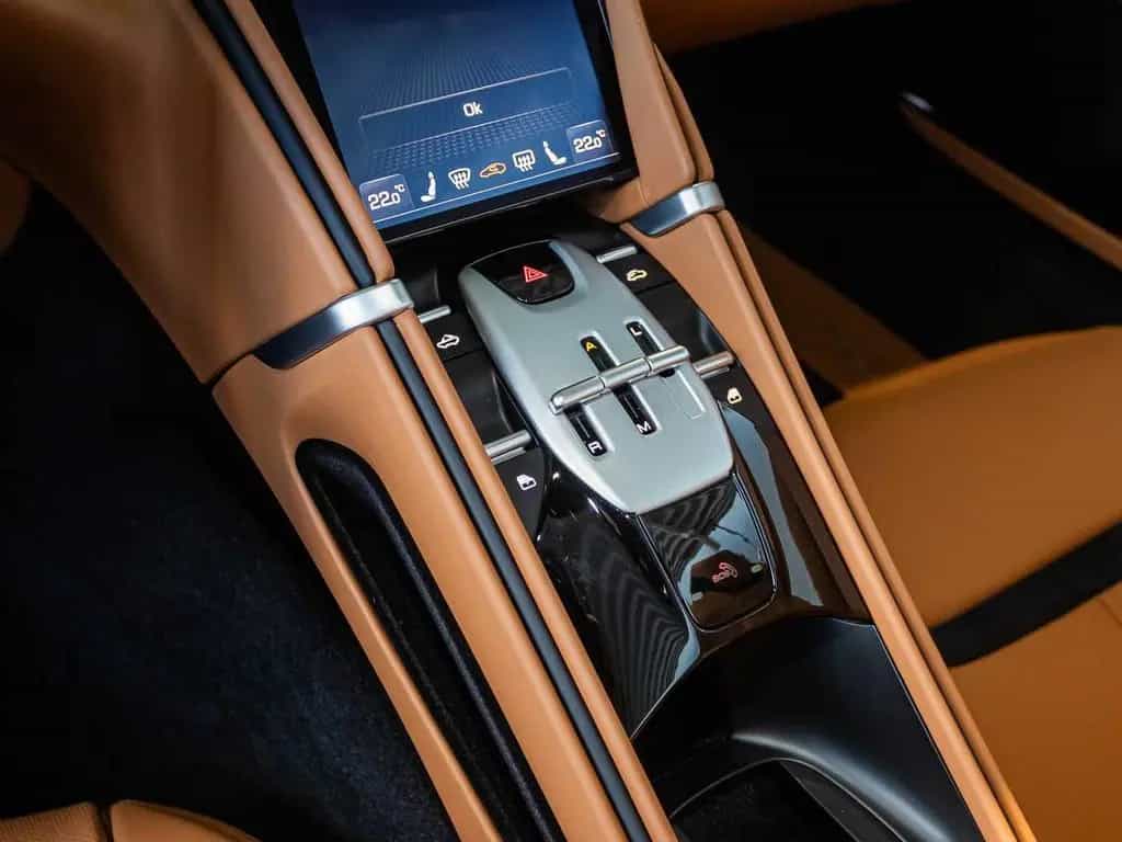 Ferrari Roma Spider Rosso Corsa/Cuoio 06/2025-photo-17