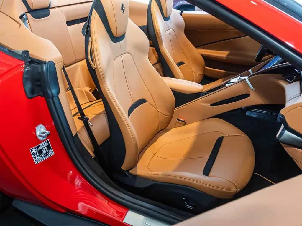 Ferrari Roma Spider Rosso Corsa/Cuoio 06/2025-photo-20