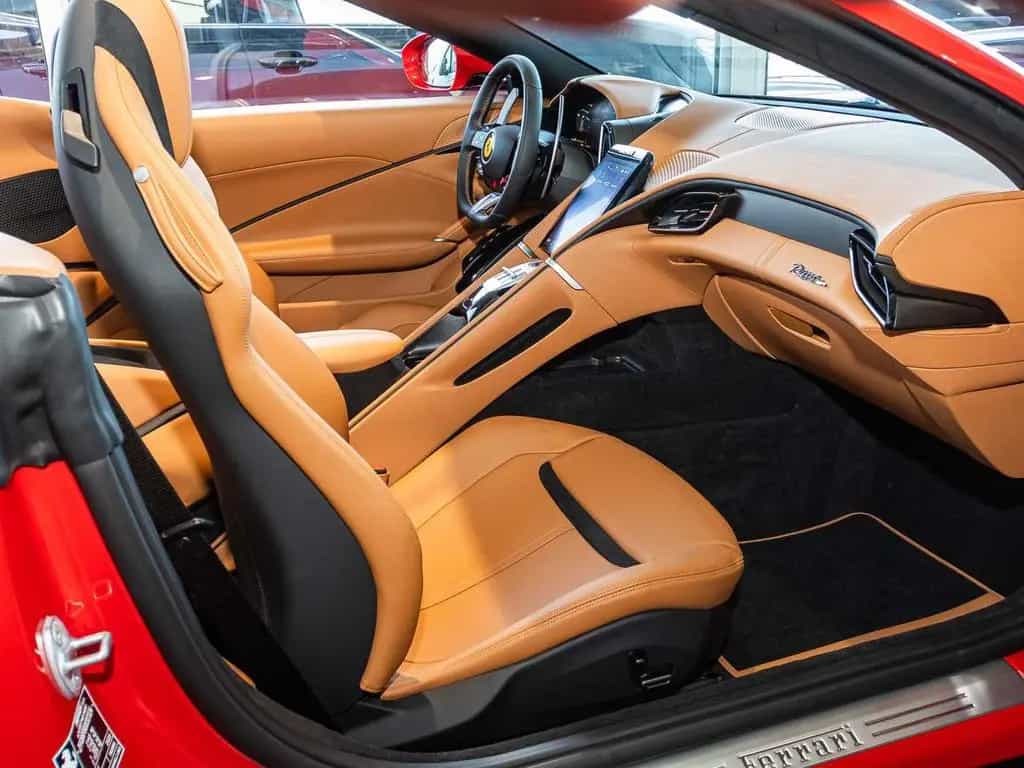 Ferrari Roma Spider Rosso Corsa/Cuoio 06/2025-photo-21
