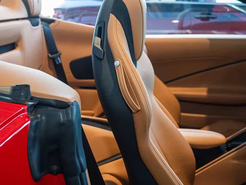 Ferrari Roma Spider Rosso Corsa/Cuoio 06/2025-photo-22