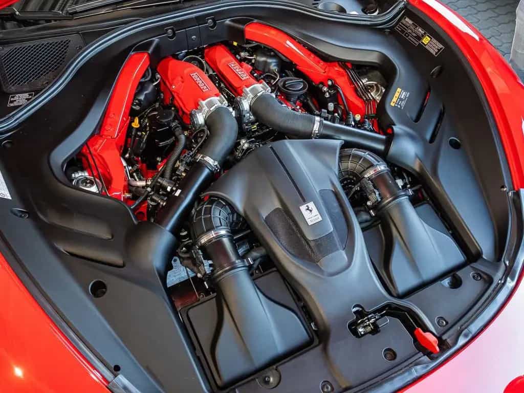 Ferrari Roma Spider Rosso Corsa/Cuoio 06/2025-photo-24
