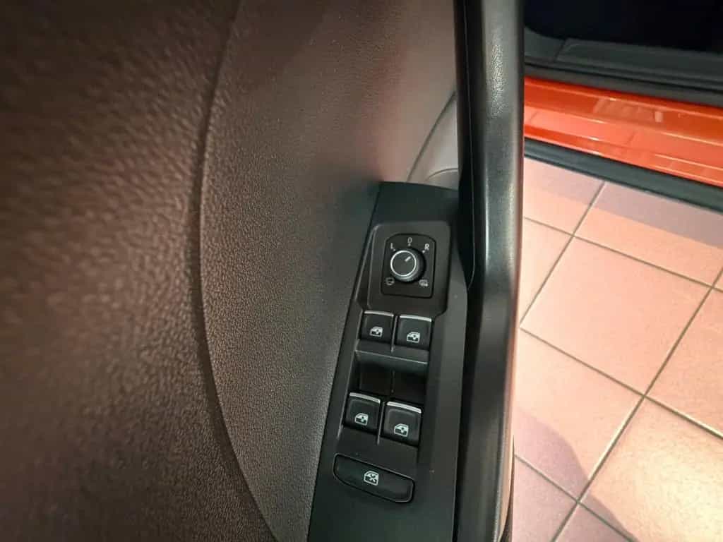 Volkswagen T-Cross 1.0 Style*AHK*NAVI*LED*RÜCKFAHRK*BLINDS 02/2022-photo-12