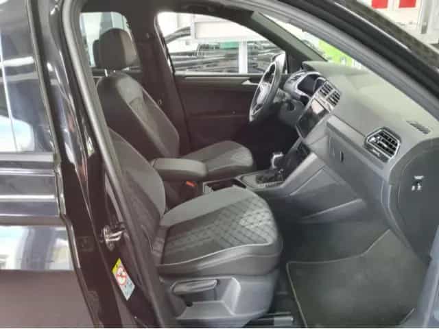 Volkswagen Tiguan 1.5 TSI DSG R-Line Navi IQ.LIGHT - LED-Ma 12/2023-photo-1