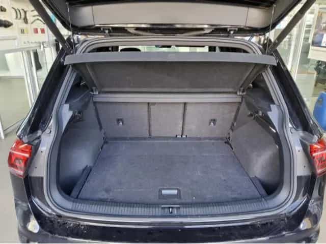 Volkswagen Tiguan 1.5 TSI DSG R-Line Navi IQ.LIGHT - LED-Ma 12/2023-photo-3