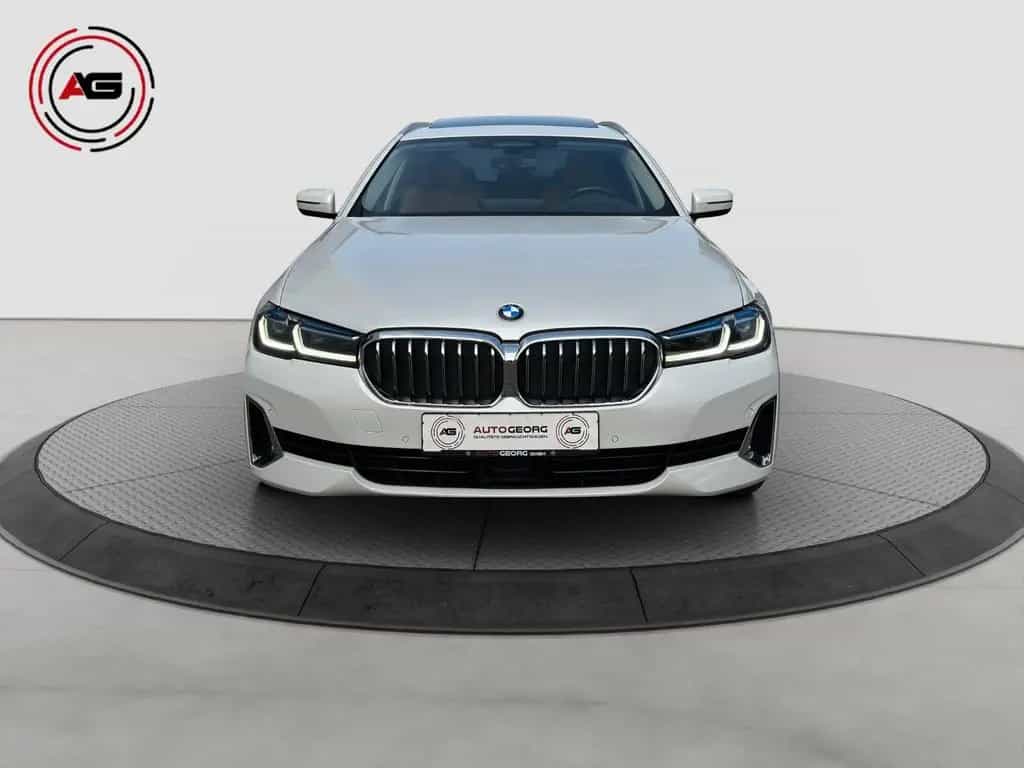 BMW 5 Series xDrive LC.PRO LASER ACC PANO HUD STANDHEI 02/2022-photo-1