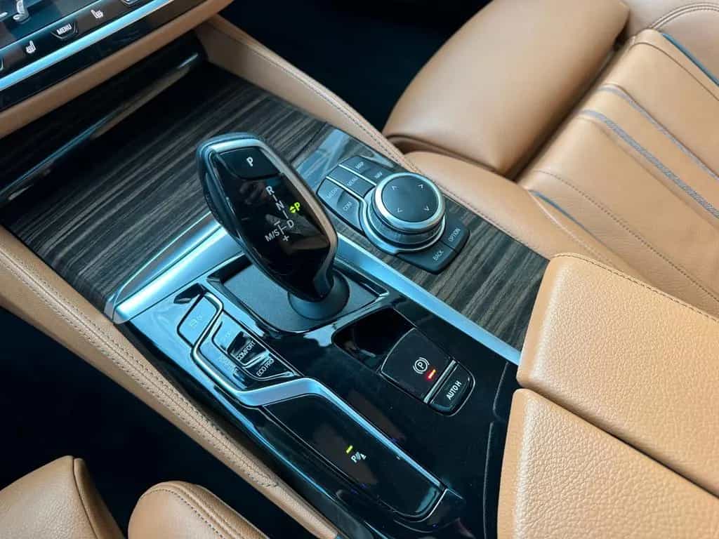 BMW 5 Series xDrive LC.PRO LASER ACC PANO HUD STANDHEI 02/2022-photo-16
