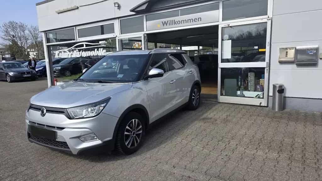 Ssangyong Tivoli 1.6 e-XGi *KLIMA*NAVI*KAMERA*ALU* 11/2015-photo-0