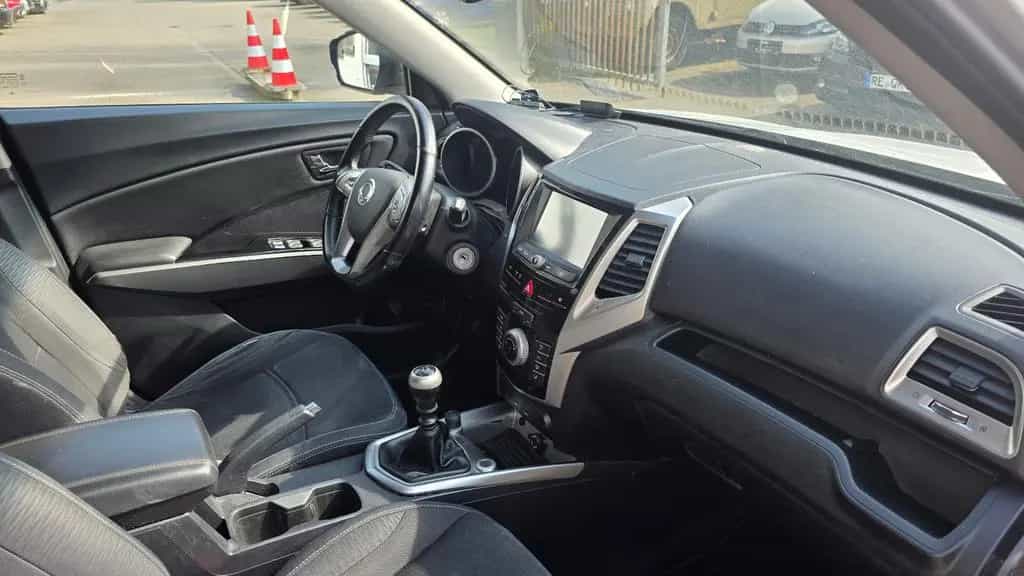 Ssangyong Tivoli 1.6 e-XGi *KLIMA*NAVI*KAMERA*ALU* 11/2015-photo-11