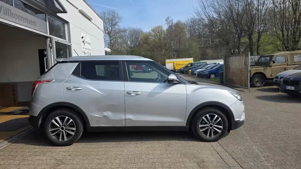 Ssangyong Tivoli 1.6 e-XGi *KLIMA*NAVI*KAMERA*ALU* 11/2015-photo-2