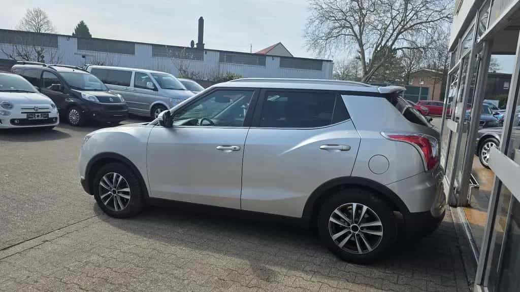 Ssangyong Tivoli 1.6 e-XGi *KLIMA*NAVI*KAMERA*ALU* 11/2015-photo-4