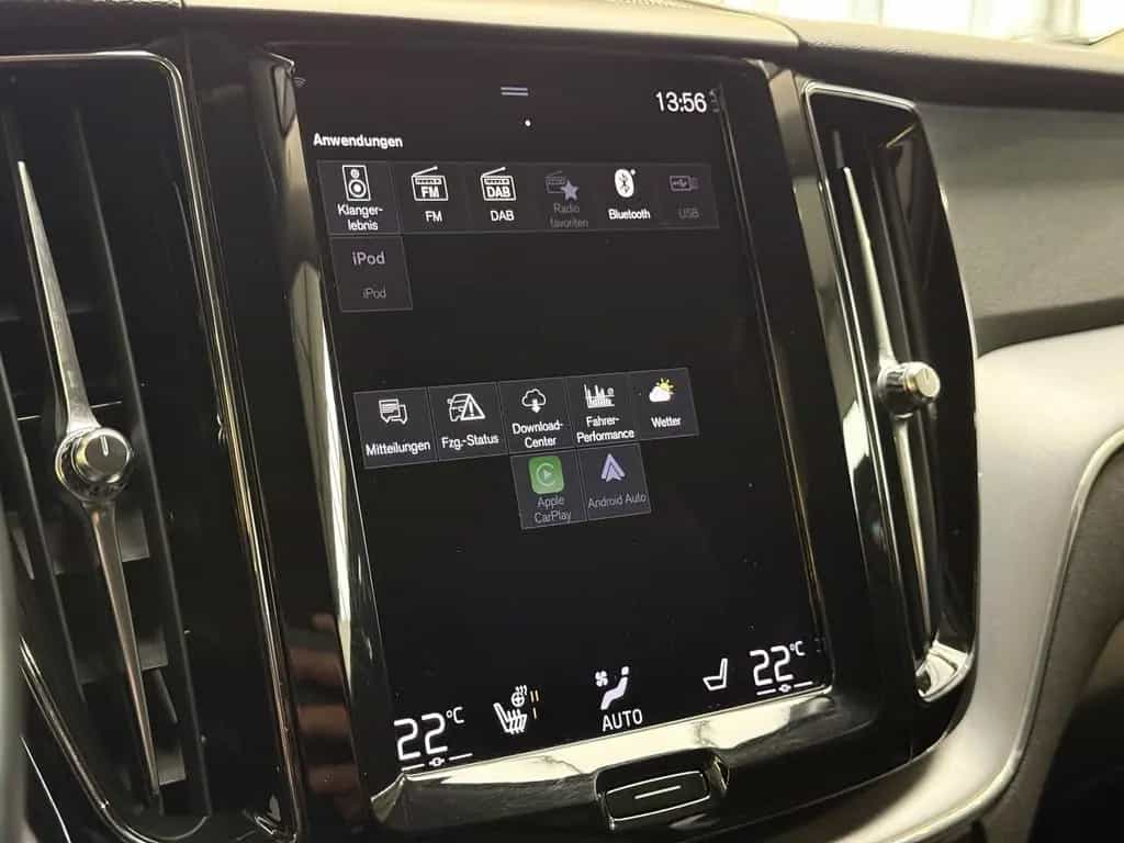 Volvo XC60 B4 Momentum Pro AWD XENIUM Mild-Hybrid 12/2020-photo-24