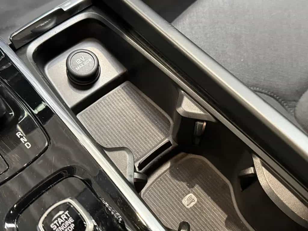 Volvo XC60 B4 Momentum Pro AWD XENIUM Mild-Hybrid 12/2020-photo-27