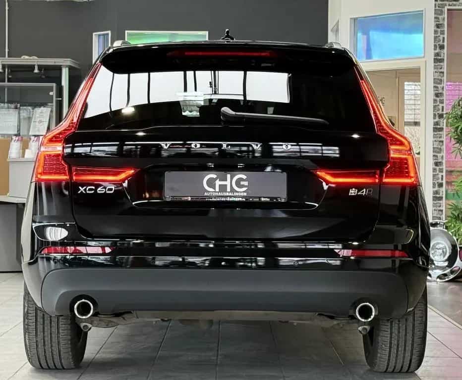 Volvo XC60 B4 Momentum Pro AWD XENIUM Mild-Hybrid 12/2020-photo-3