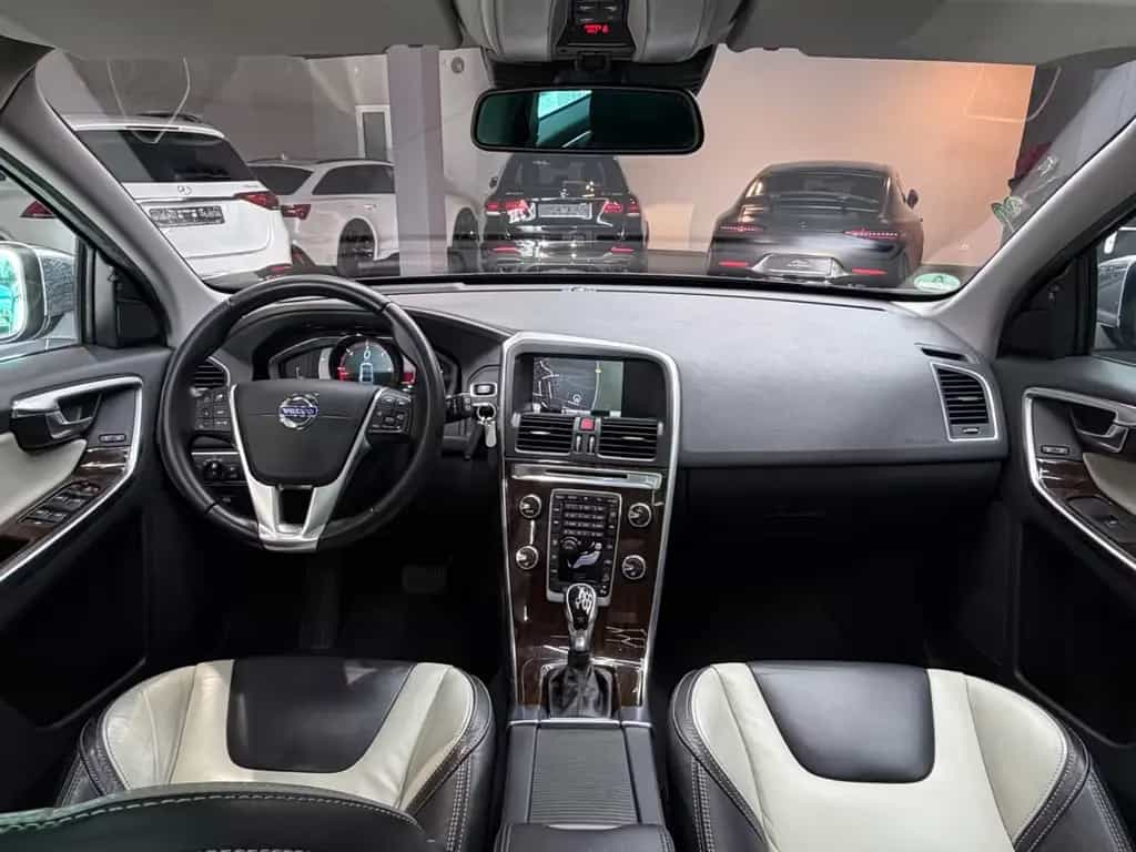 Volvo XC60 Summum AWD*PANO*LEDER*CAM*LED*NAVI*ACC*MEMO 04/2014-photo-17