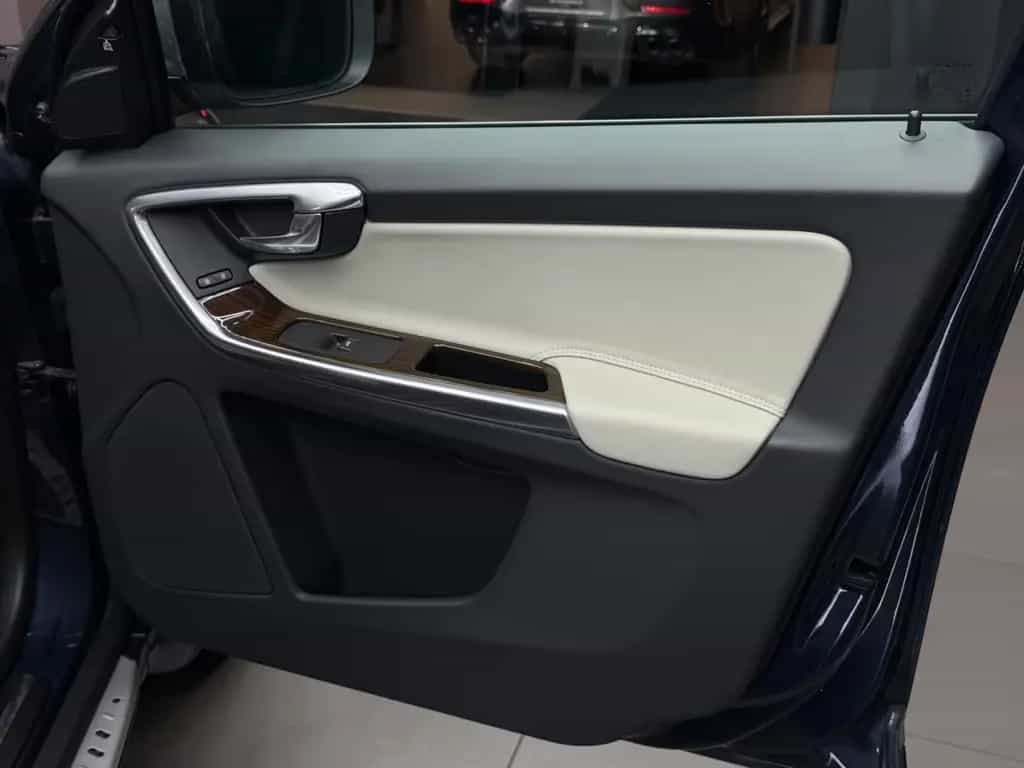 Volvo XC60 Summum AWD*PANO*LEDER*CAM*LED*NAVI*ACC*MEMO 04/2014-photo-25