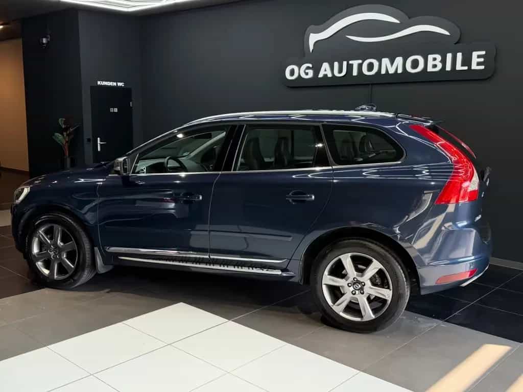Volvo XC60 Summum AWD*PANO*LEDER*CAM*LED*NAVI*ACC*MEMO 04/2014-photo-3