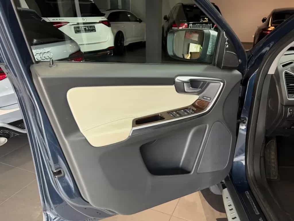 Volvo XC60 Summum AWD*PANO*LEDER*CAM*LED*NAVI*ACC*MEMO 04/2014-photo-8
