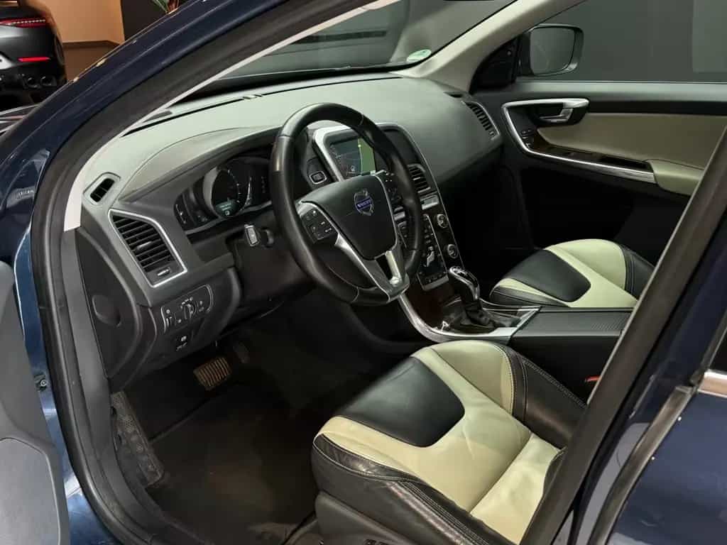 Volvo XC60 Summum AWD*PANO*LEDER*CAM*LED*NAVI*ACC*MEMO 04/2014-photo-9