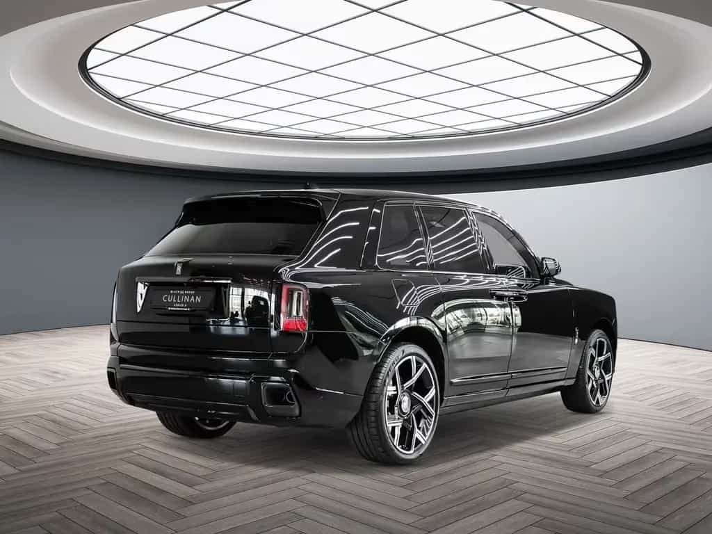 Rolls-Royce Cullinan Black Badge Series II null-photo-1