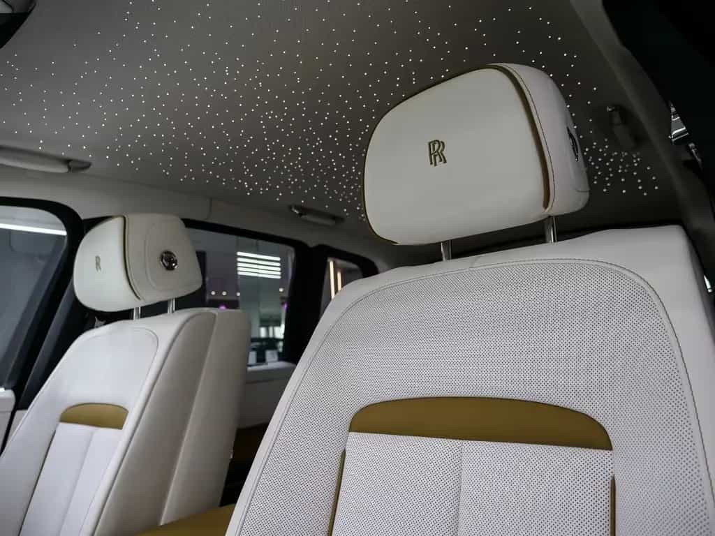 Rolls-Royce Cullinan Black Badge Series II null-photo-11