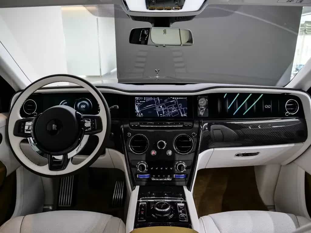 Rolls-Royce Cullinan Black Badge Series II null-photo-14