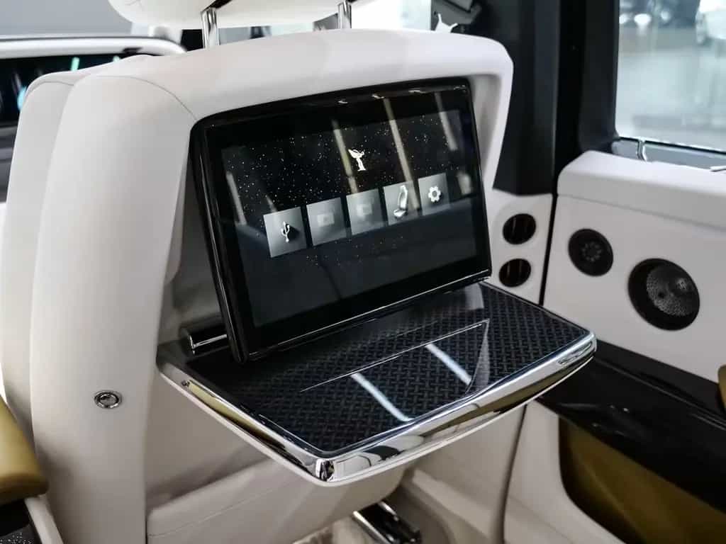 Rolls-Royce Cullinan Black Badge Series II null-photo-19