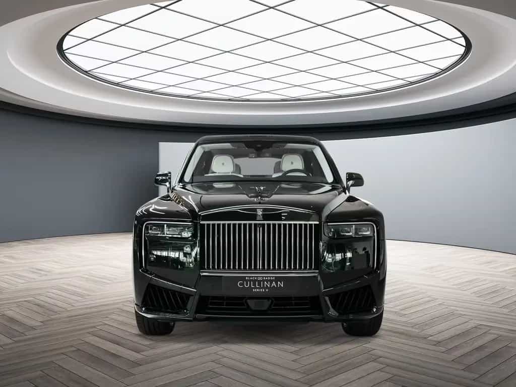 Rolls-Royce Cullinan Black Badge Series II null-photo-2
