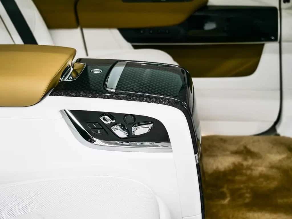 Rolls-Royce Cullinan Black Badge Series II null-photo-38