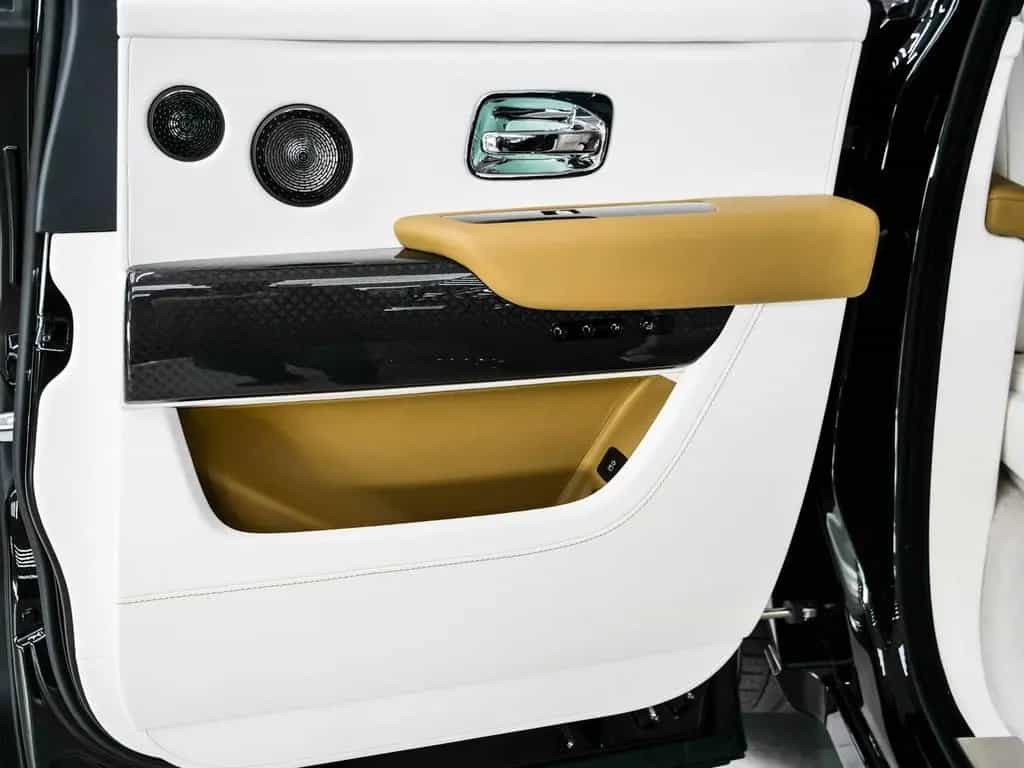 Rolls-Royce Cullinan Black Badge Series II null-photo-39