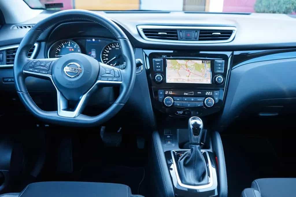 Nissan Qashqai 1.3 DIG-T DCT 159PS N-CONNECTA 12/2019-photo-2